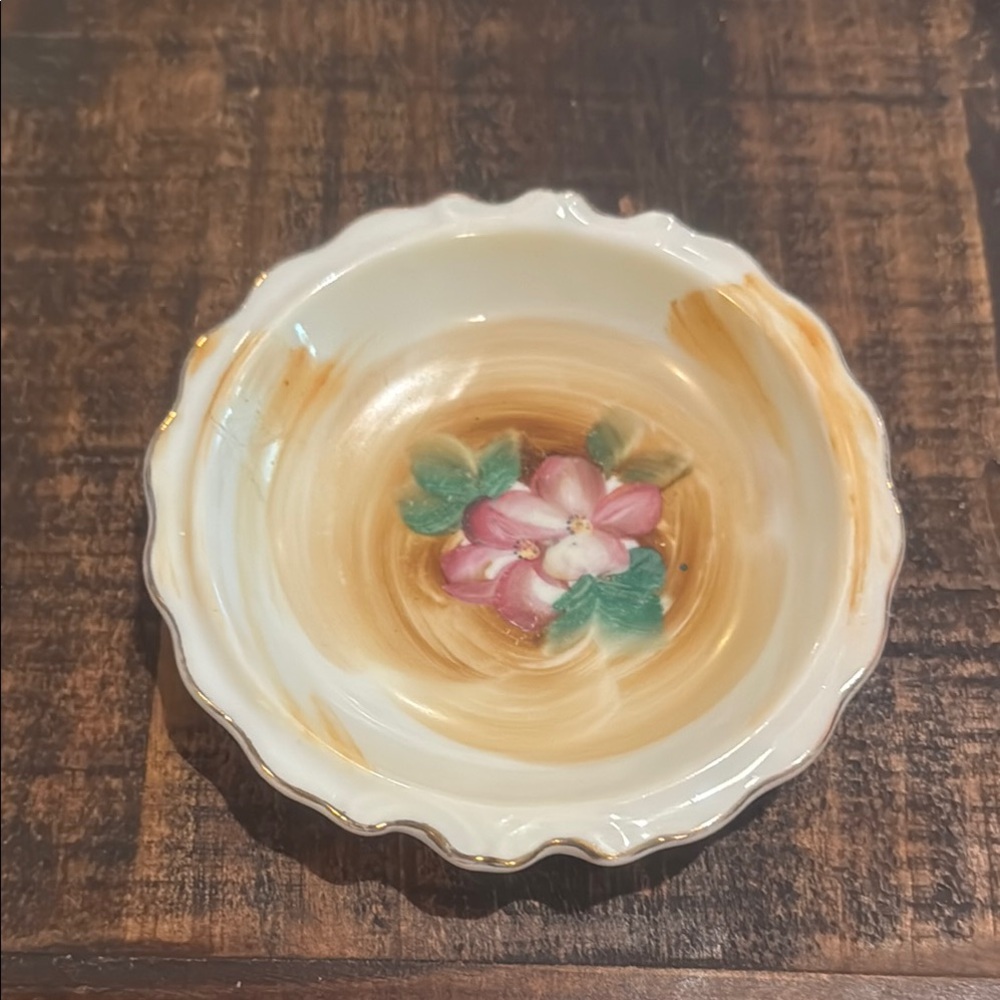 Enesco Cream and Brown Floral Dish 4-1/2”